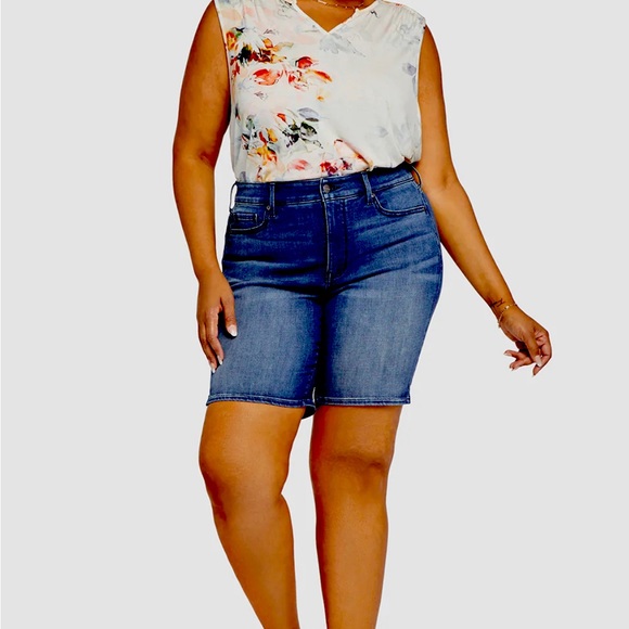 NYDJ Pants - NYDJ  Denim Shorts, pre-washed, cotton and spandex, size 26